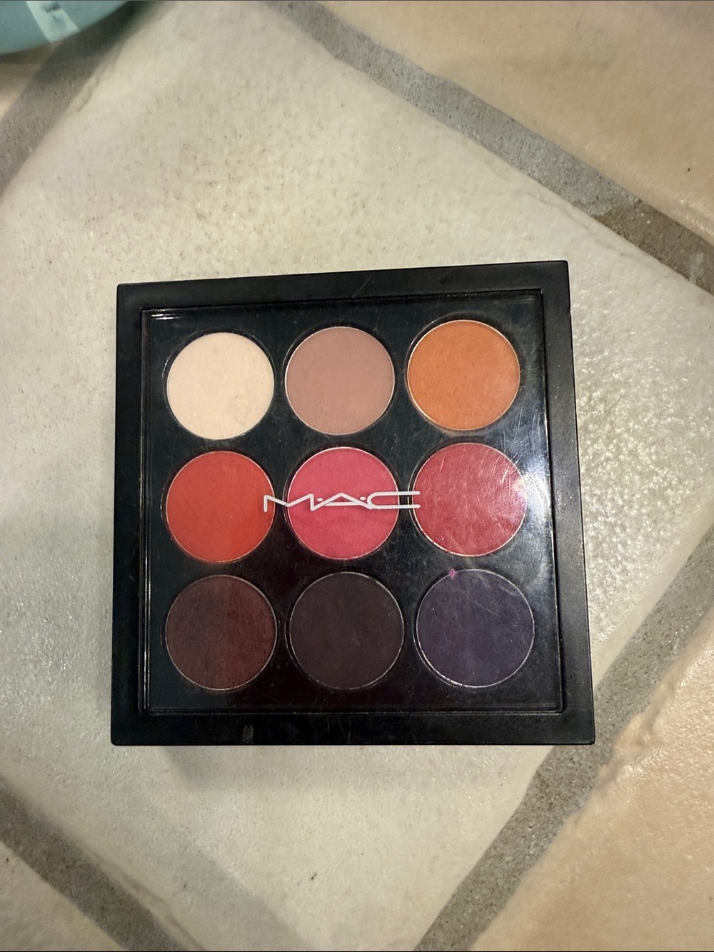 MAC Cosmetics 9-Pan Eyeshadow Palette - Warm Reds & Purples